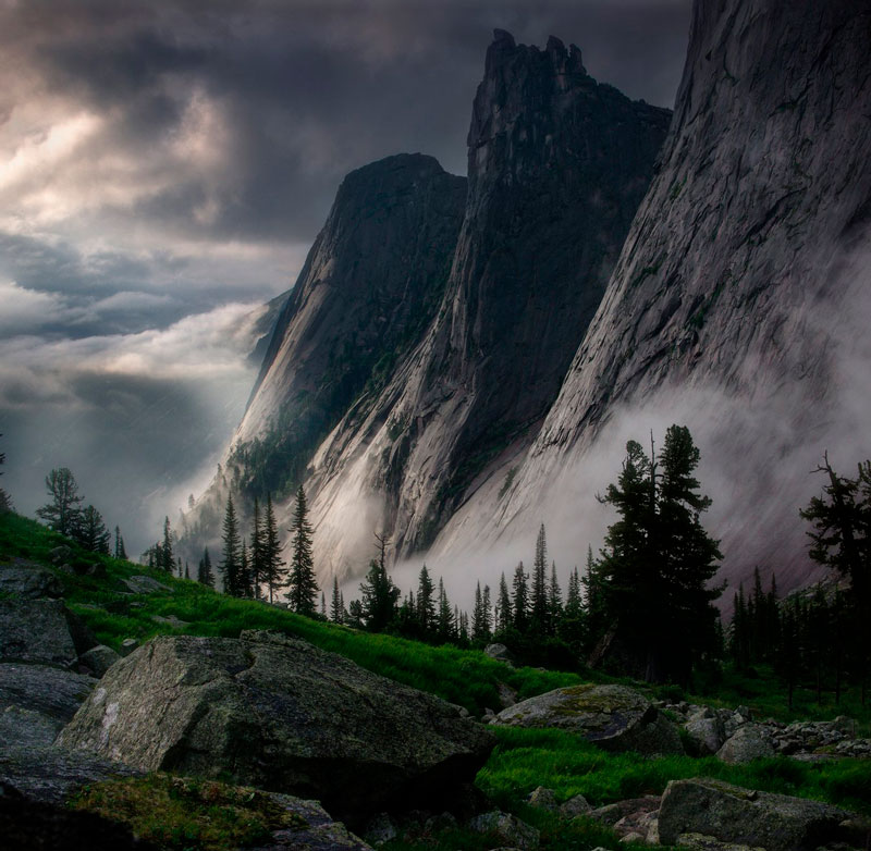На гранях реальности, фото В. Ляпина